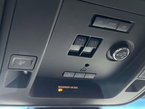 Used 2016 Cadillac Escalade Platinum image 37