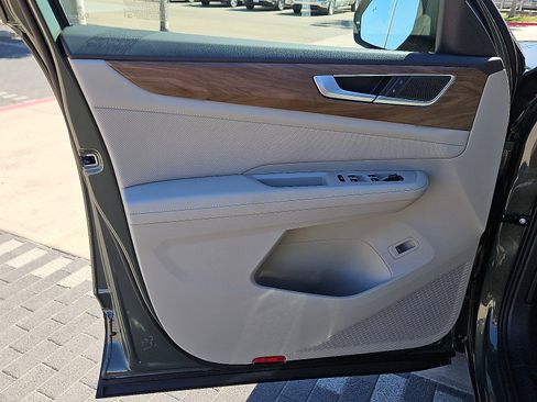 New 2026 Volkswagen Atlas SE image 16