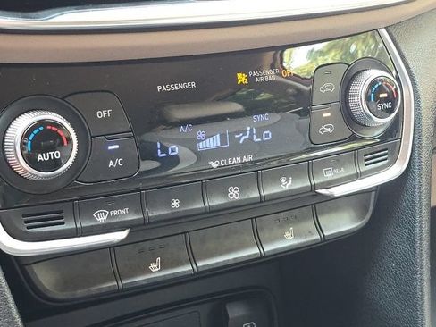 Used 2019 Hyundai Santa Fe SEL FWD image 32