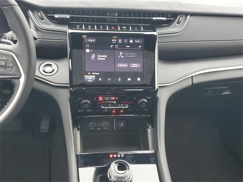 New 2025 Jeep Grand Cherokee L Altitude image 16