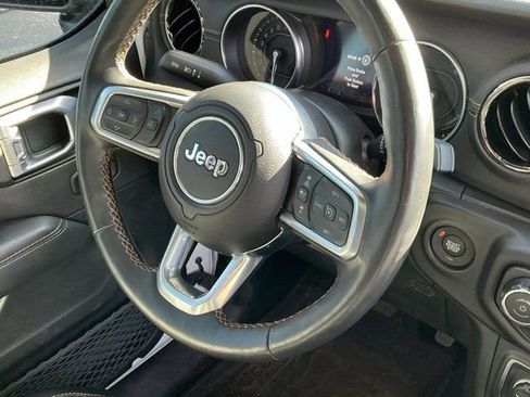 Used 2022 Jeep Wrangler Unlimited Sahara image 25