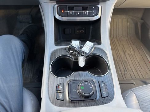 Used 2022 GMC Acadia SLT w/ Preferred Package image 28