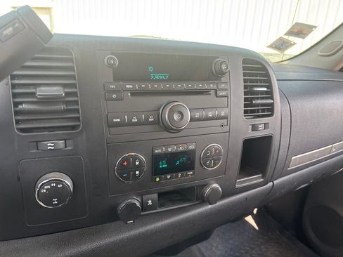 Used 2007 Chevrolet Silverado 1500 LT w/ 1LT Convenience Package AWD/4WD image 16