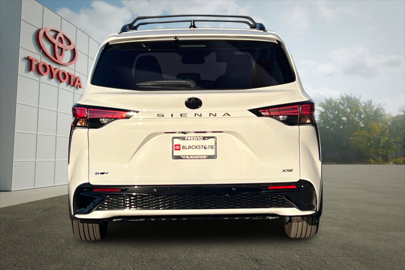 Certified 2026 Toyota Sienna XSE FWD image 4