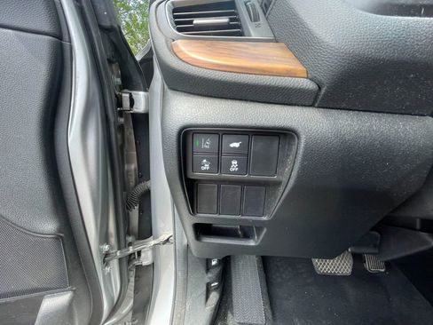 Used 2020 Honda CR-V Touring image 12