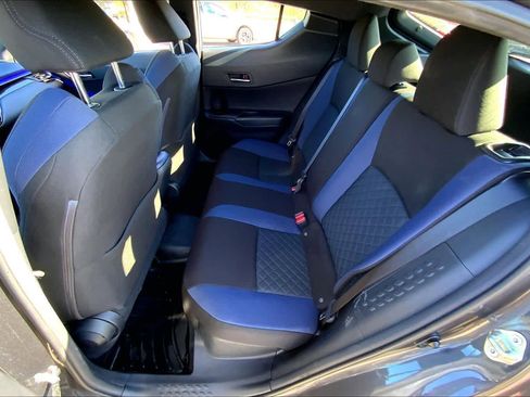 Used 2021 Toyota C-HR XLE image 19