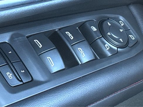 Used 2021 Chevrolet Tahoe RST w/ Luxury Package image 22