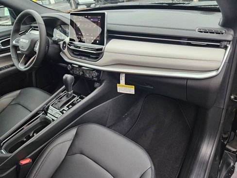 Certified 2026 Jeep Compass Limited AWD/4WD image 36