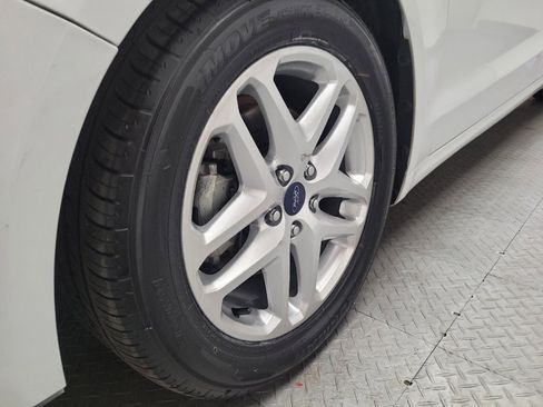 Used 2016 Ford Fusion SE FWD image 31