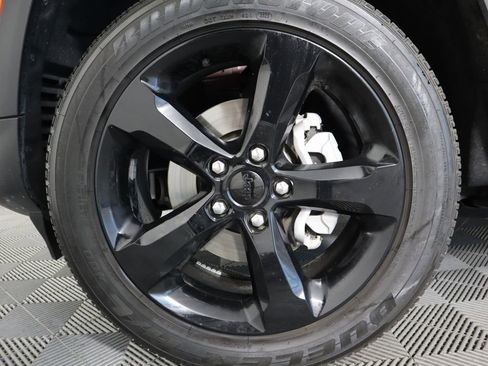 Used 2023 Jeep Grand Cherokee Altitude image 33