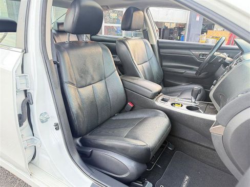 Used 2014 Nissan Altima 2.5 SL w/ Technology Package image 18