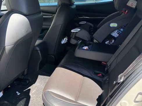 Used 2022 MAZDA MAZDA3 s FWD image 8