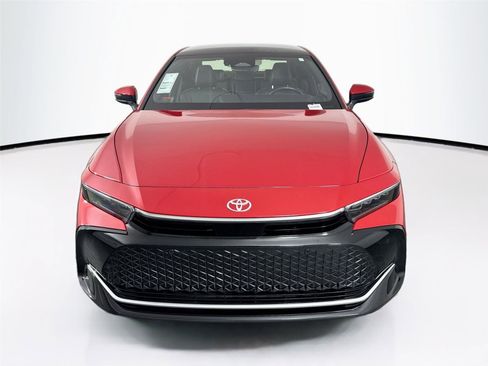 Certified 2023 Toyota Crown Limited image 9