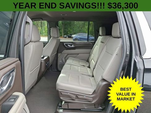 Used 2022 Chevrolet Suburban LT image 12