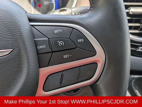 Used 2018 Chrysler Pacifica Touring-L Plus w/ Tire & Wheel Group FWD image 26