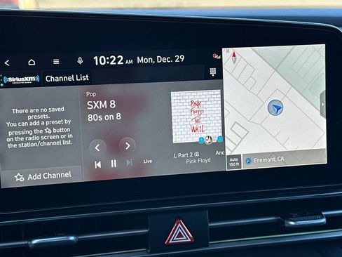 Used 2025 Hyundai Elantra Limited image 21