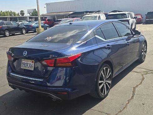 Used 2022 Nissan Altima 2.5 SR FWD image 3