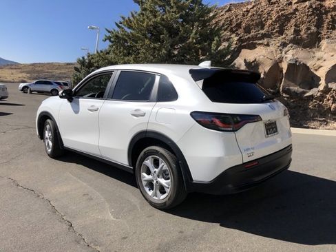 Used 2025 Honda HR-V LX image 10