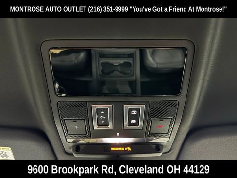 Used 2023 Land Rover Defender 110 SE image 26