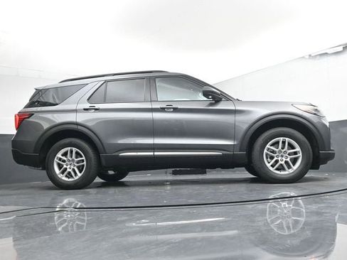 Used 2025 Ford Explorer Active image 33
