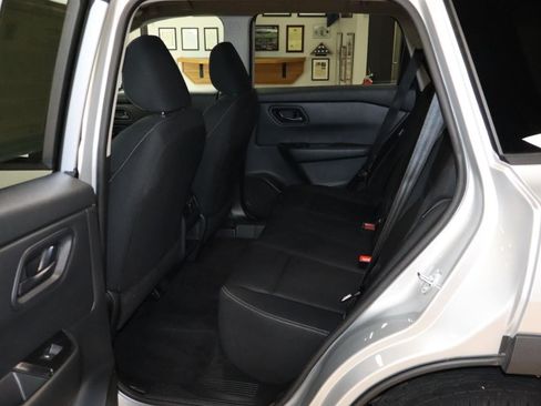 Used 2024 Nissan Rogue S AWD/4WD image 20
