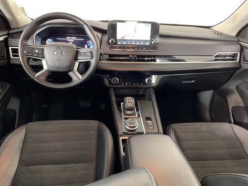 Used 2024 Mitsubishi Outlander SE image 35