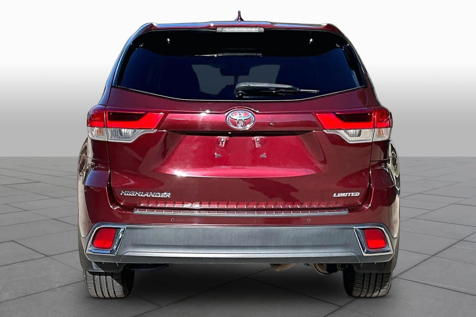 Used 2017 Toyota Highlander Limited FWD image 5