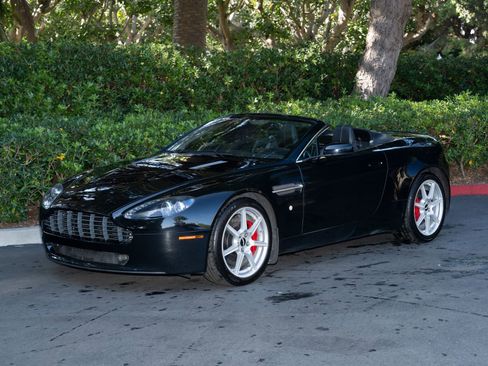 Used 2007 Aston Martin V8 Vantage Roadster RWD image 3