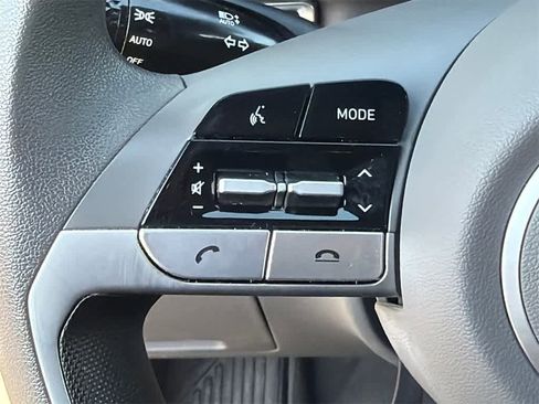 Used 2022 Hyundai Elantra Blue image 22