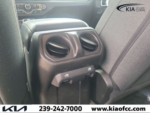 Used 2024 Jeep Gladiator Sport AWD/4WD image 15