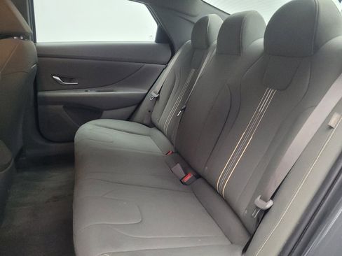 Used 2025 Hyundai Elantra Sport FWD image 18