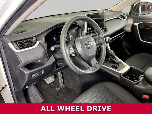 Used 2023 Toyota RAV4 LE AWD/4WD image 15