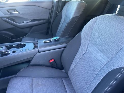 Used 2023 Nissan Rogue SV image 9