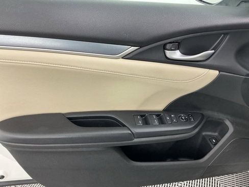 Used 2017 Honda Civic Touring image 7