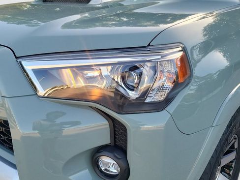 Used 2023 Toyota 4Runner TRD Off-Road Premium w/ Moonroof Package AWD/4WD image 23