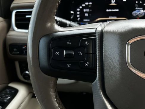 Used 2022 GMC Yukon XL Denali AWD/4WD image 15