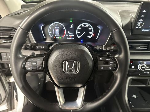 Certified 2023 Honda Pilot Touring image 23