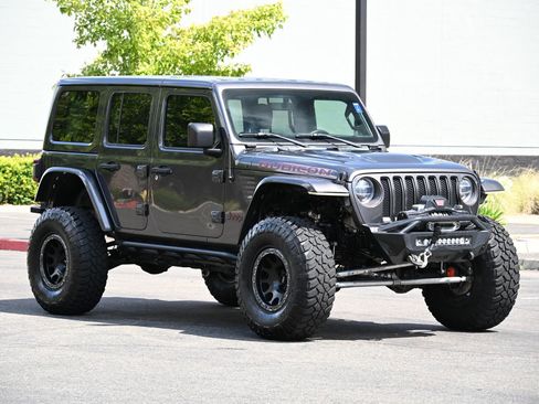 Used 2018 Jeep Wrangler Unlimited Rubicon w/ Dual Top Group AWD/4WD image 3