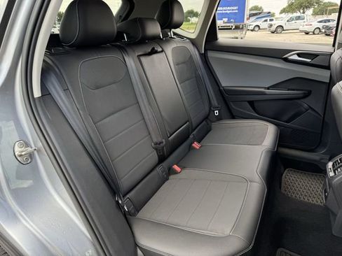 Used 2022 Volkswagen Taos SE FWD image 29