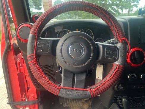 Used 2013 Jeep Wrangler Unlimited Sport AWD/4WD image 16