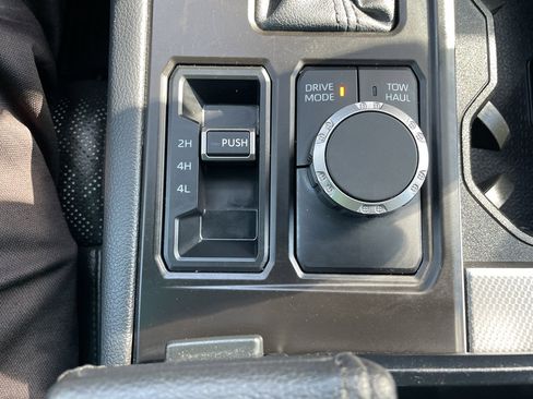 Used 2024 Toyota Sequoia Limited image 29