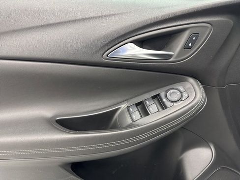 Used 2024 Buick Encore GX Sport Touring image 9