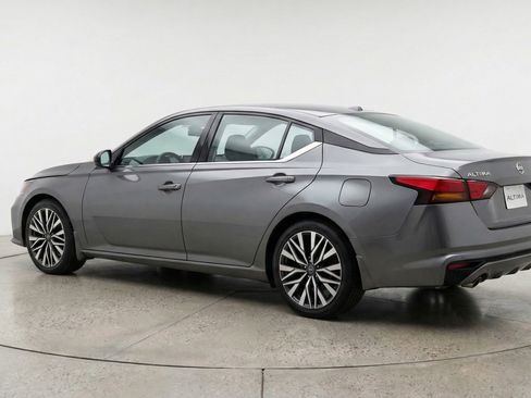 Used 2025 Nissan Altima 2.5 SV image 6