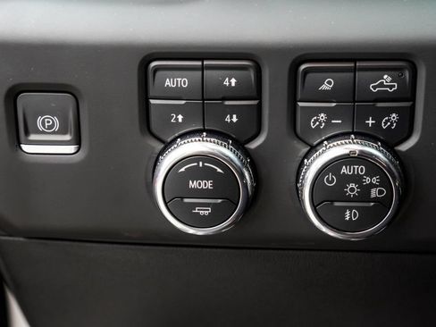 Used 2024 GMC Sierra 1500 Denali Ultimate AWD/4WD image 39
