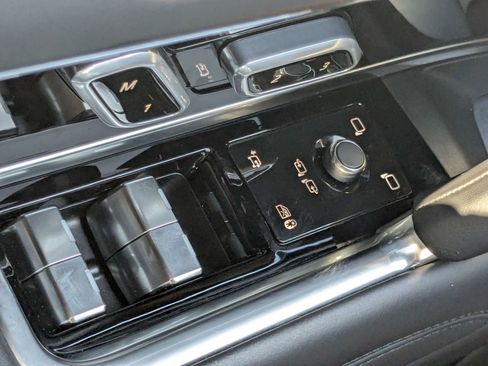 Used 2025 Land Rover Range Rover SE AWD/4WD image 31
