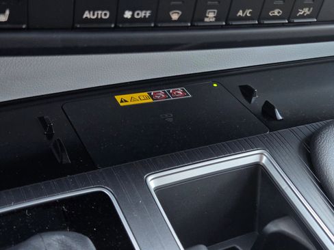 Certified 2026 Toyota Sienna XLE FWD image 19