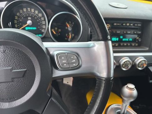 Used 2005 Chevrolet SSR w/ Preferred Equipment Group image 16