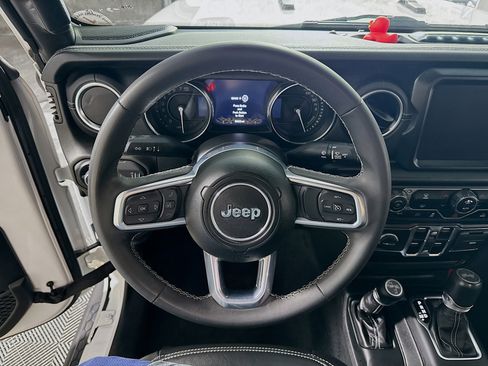 Used 2023 Jeep Wrangler Unlimited Sahara AWD/4WD image 13