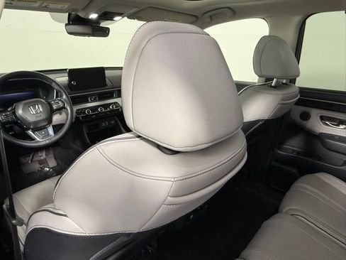 Used 2024 Honda Pilot Elite image 31