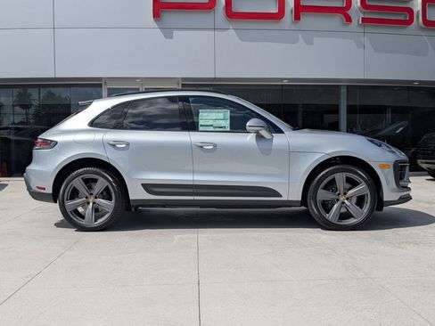 New 2026 Porsche Macan image 8